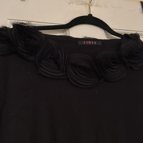 Cyrus Black Pullover Sweater - Picture 2 of 6